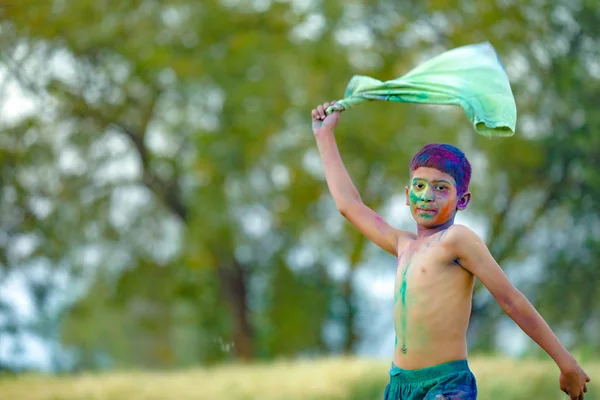 Niño Indio Juega Con Color Festival Holi — Foto de Stock