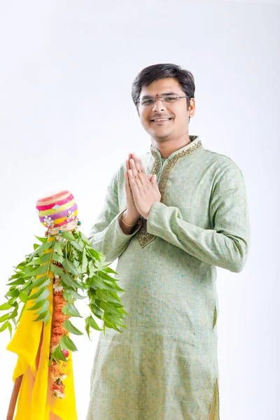 Gudi Padwa Marathi Ano Novo Jovem Indiano Comemorando Gudi Padwa — Fotografia de Stock