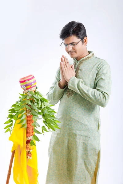 Gudi Padwa Marathi Año Nuevo Joven Indio Celebrando Festival Gudi — Foto de Stock