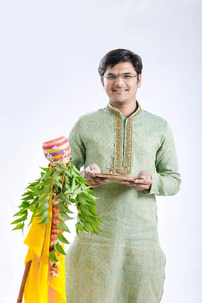 Gudi Padwa Marathi Año Nuevo Joven Indio Celebrando Festival Gudi — Foto de Stock