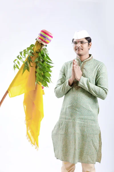 Gudi Padwa Marathi Ano Novo Jovem Indiano Comemorando Gudi Padwa — Fotografia de Stock