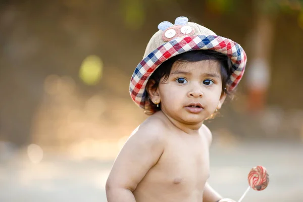 Lindo Niño Indio —  Fotos de Stock