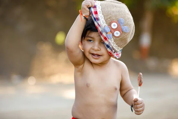 Lindo Niño Indio — Foto de Stock