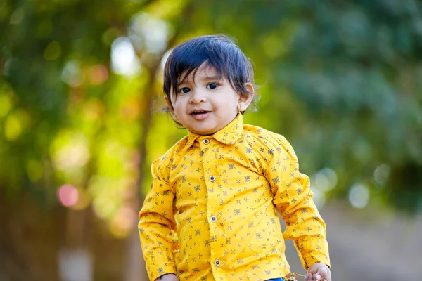 Sevimli Hint bebek çocuk