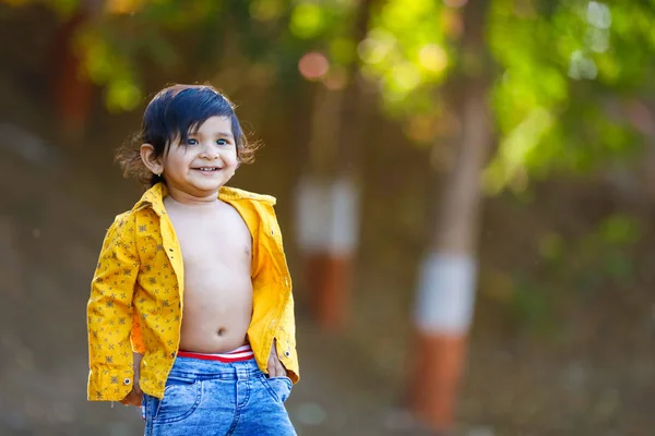 Lindo Niño Indio —  Fotos de Stock