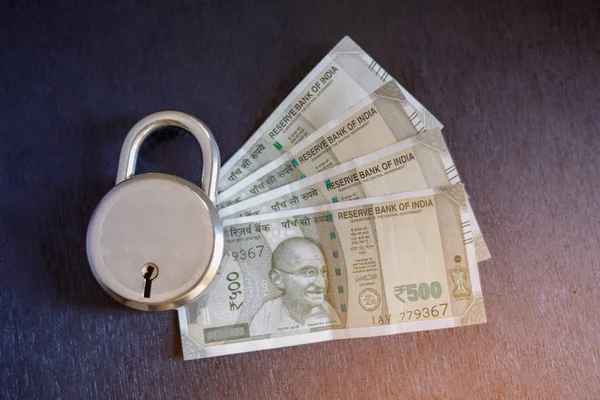 Indian Money Lock Money Protection Concept — Stockfoto