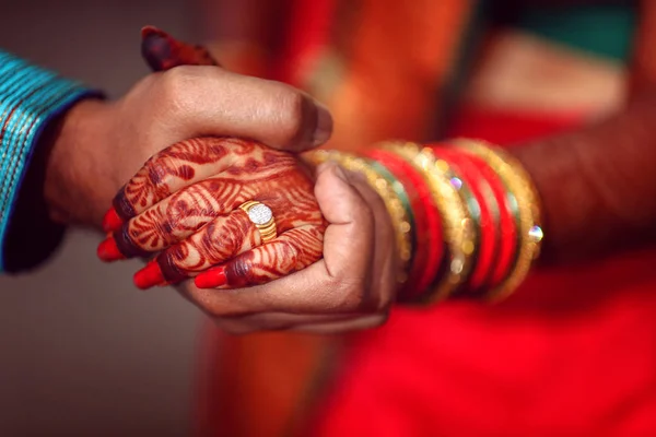 Golden Engagement Ring Hand — Stok fotoğraf