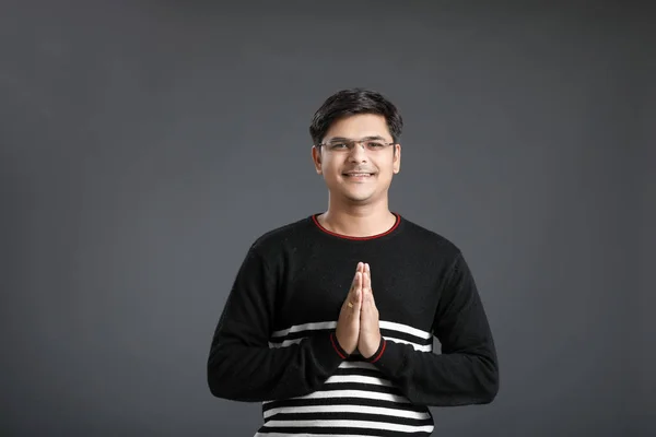 Šťastný Mladý Indián — Stock fotografie