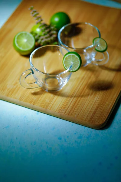 Empty Glass Cup Lemon — стоковое фото