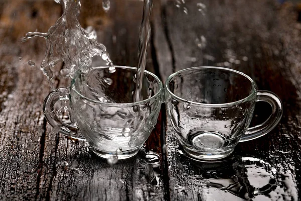 Éclaboussure Eau Dans Tasse Verre — Photo