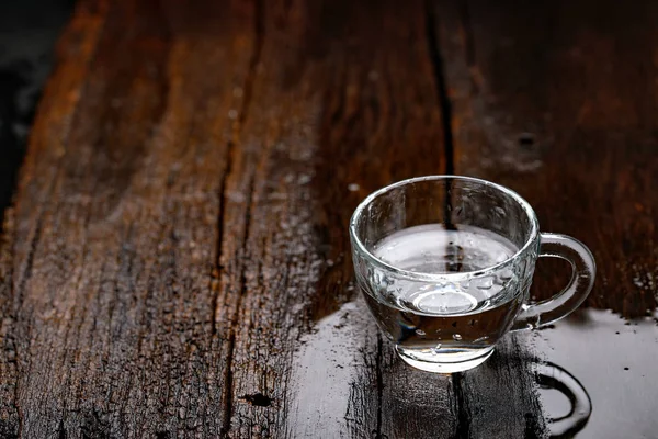 Éclaboussure Eau Dans Tasse Verre — Photo