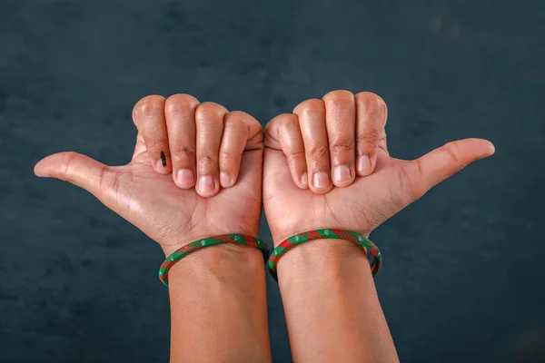 Women Showing Thumb Close — Stock fotografie