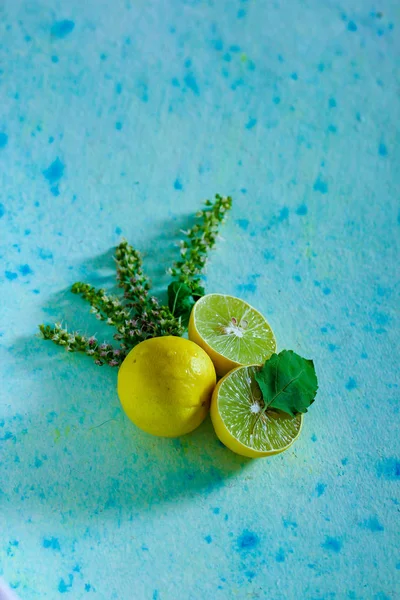 Fresh Yellow Green Lemon Blue Background — Stock Photo, Image