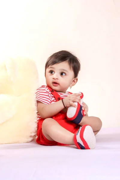 Indian Baby Red Tshirt — Stockfoto