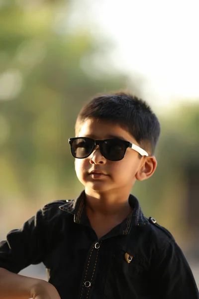 Cute Indian Child Wear Sunglasses — Φωτογραφία Αρχείου