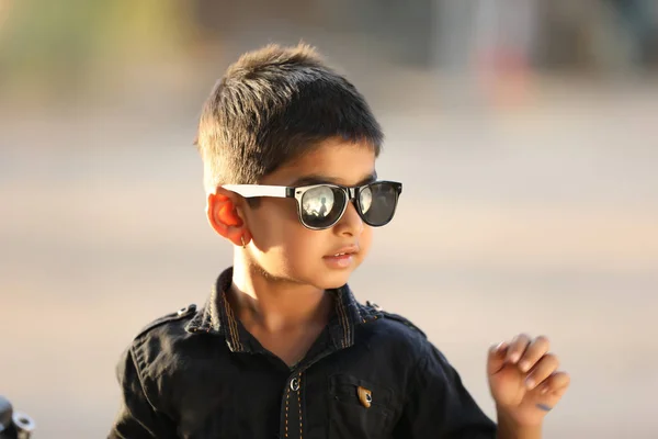 Cute Indian Child Wear Sunglasses — Φωτογραφία Αρχείου