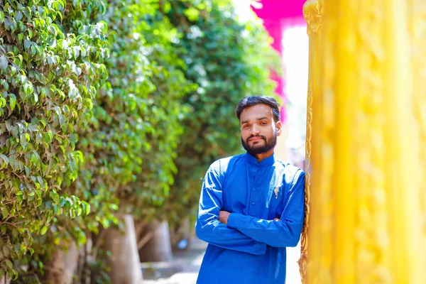 Young Indian Man Traditional Wear — Stock Photo, Image