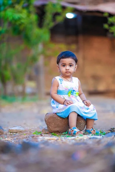 Enfant Indien Petite Fille Jouant — Photo