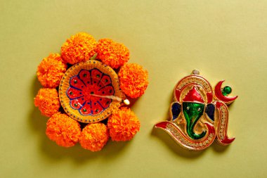 Hint Festivali Diwali, Diwali lamba ve çiçek rangoli 