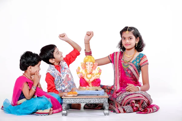 Little Indian Children Lord Ganesha Praying Indian Ganesh Festival — 图库照片