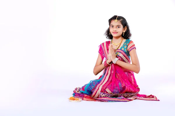 Indian Girl Celebrating Diwali Festival — Fotografia de Stock