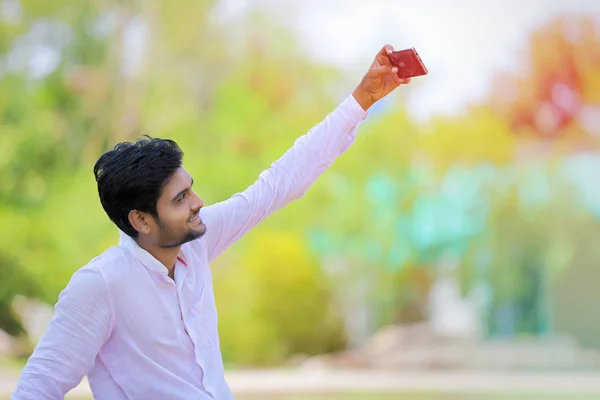 Indian Man Click Selfie Mobile — Fotografia de Stock