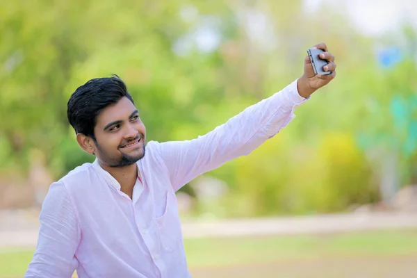 Indian Man Click Selfie Mobile — 图库照片