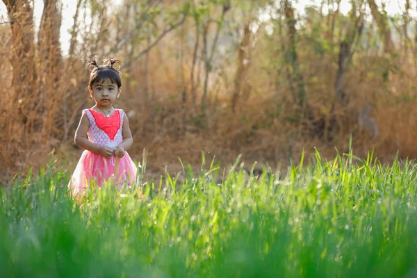 Indian Child Playing Park — ストック写真