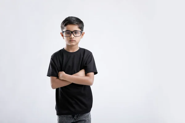 Indian Child Wearing Spectacles Looking Seriously — Φωτογραφία Αρχείου