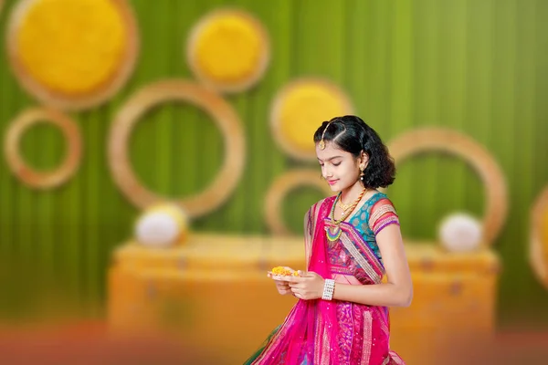 Indian Girl Celebrating Diwali Festival — Stockfoto