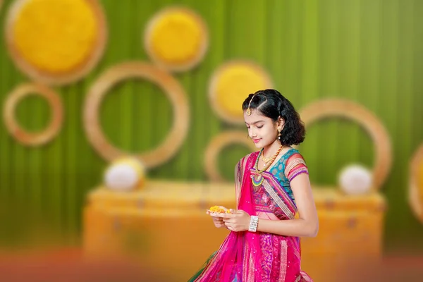 Indian Girl Celebrating Diwali Festival — 스톡 사진