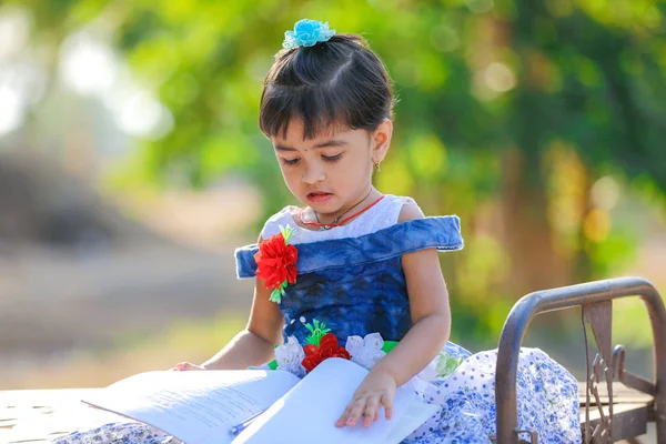 Indian Little Girl Child Writing Note Book Studying — ストック写真