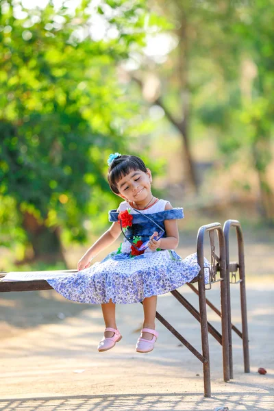 Indian Child Girl Playing Park — Fotografia de Stock