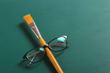 Öğretmenler günün kutlu olsun.