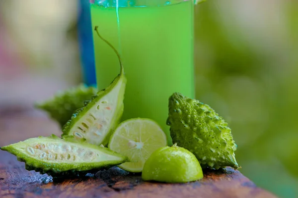 Green Bitter Melon Juice — Zdjęcie stockowe