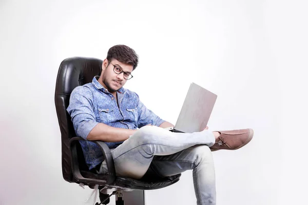 Young Indian Man Laptop — 스톡 사진
