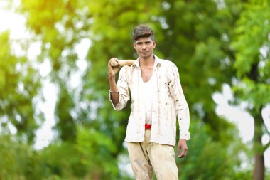 worker work in farm.