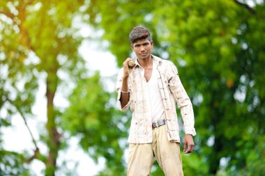 worker work in farm.