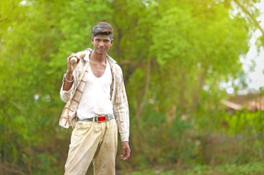 worker work in farm.
