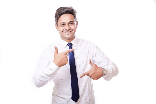 Jeune Homme Indien Debout Isolé Sur Fond Blanc — Photo