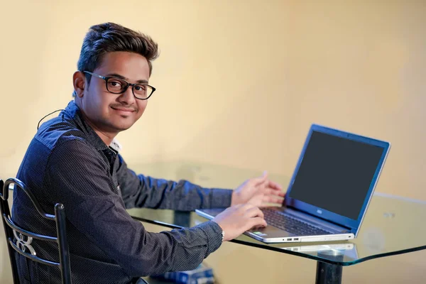 Young Indian Man Laptop — 图库照片
