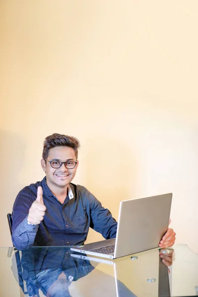 Young Indian Man Laptop — Stok fotoğraf