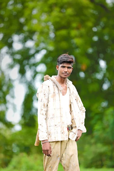 worker work in farm.