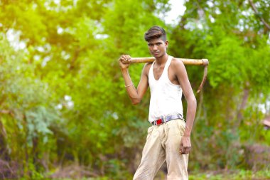 worker work in farm.