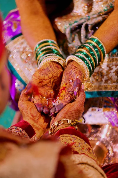 Bride Groom Hands Indian Wedding — Stock Photo, Image