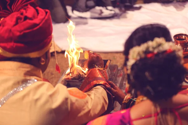 Bride Groom Hand Indian Wedding Photography — Stock Photo, Image