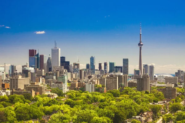 -Ontario - Kanada Toronto - Cn Kulesi ile Toronto şehir manzarası güzel yaz güneşli gün Panoraması