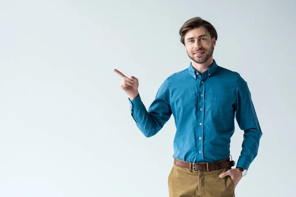 Joven Guapo Ropa Casual Apuntando Espacio Blanco Aislado Blanco — Foto de Stock