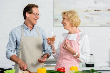 üst düzey koca kesme sebze ve şarap mutfak holding eş