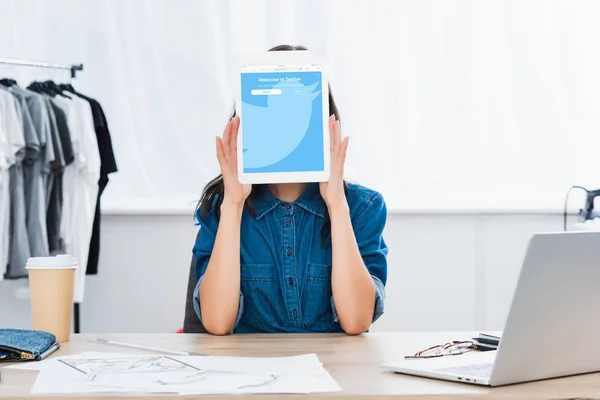 Young Woman Covering Face Digital Tablet Twitter Website Screen — Stock Photo, Image